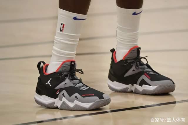 英超夺冠赔率:曼城1赔34希望渺茫 红军断层第1